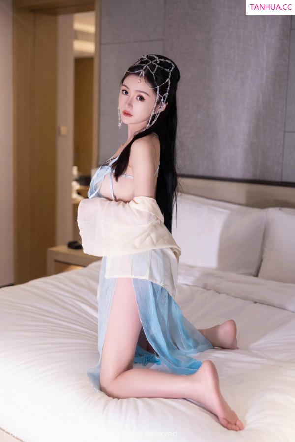   [XiuRen]高清写真图 2023.10.16 No.7514 唐宁宁 古装美腿第38张图片
